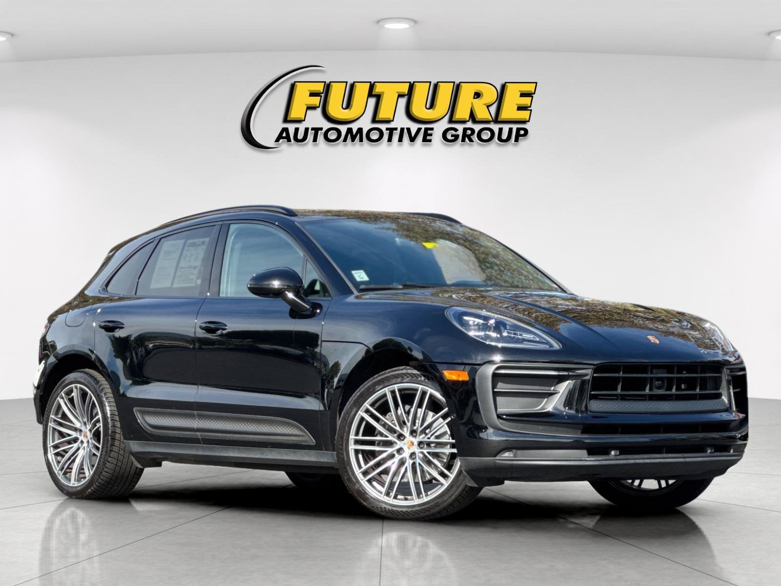 2023 Porsche Macan T