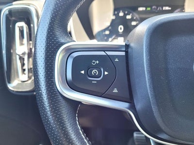 2019 Volvo XC40 R-Design