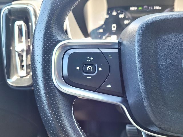 2019 Volvo XC40 R-Design