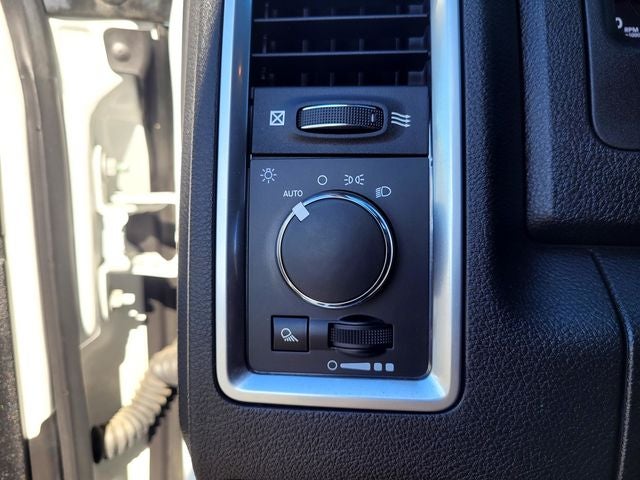 2022 RAM 1500 Classic SLT HEMI