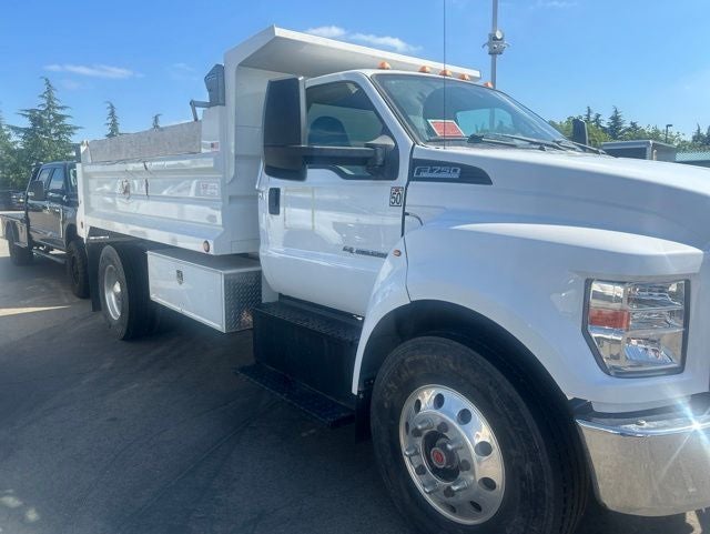 2018 Ford F-750SD Base