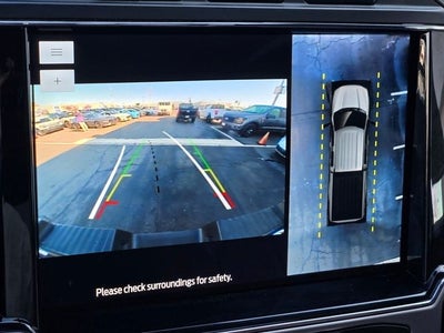 2022 Ford F-250SD Platinum Crew Cab 4WD Lifted w/Upgraded Wheels