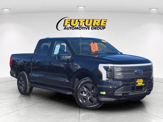 2023 Ford F-150 Lightning Lariat Crew Cab 4WD w/Leather & Nav