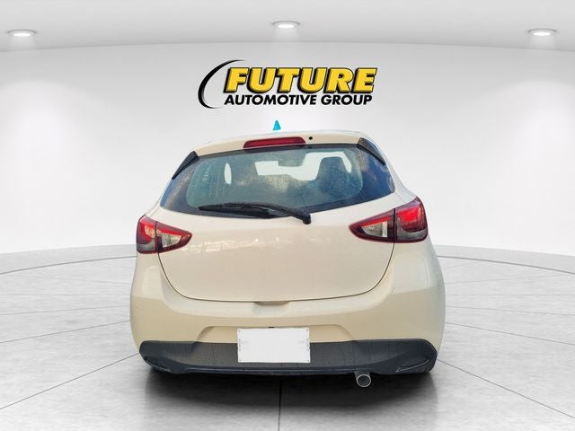 2020 Toyota Yaris LE