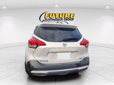 2020 Nissan Kicks SR