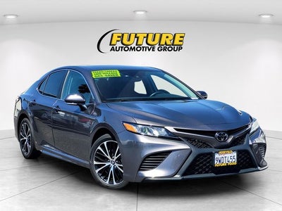 2020 Toyota Camry SE