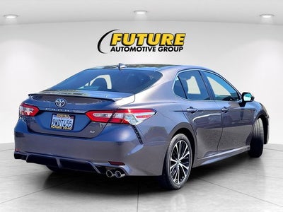 2020 Toyota Camry SE