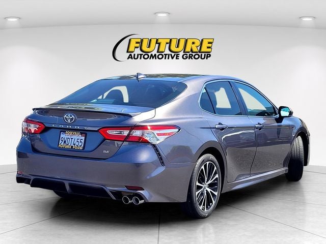 2020 Toyota Camry SE