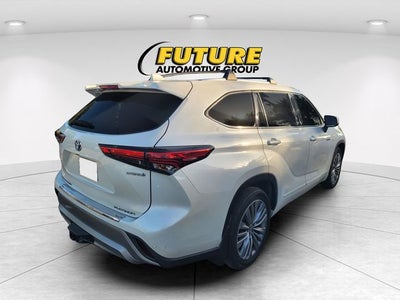 2021 Toyota Highlander Hybrid Platinum