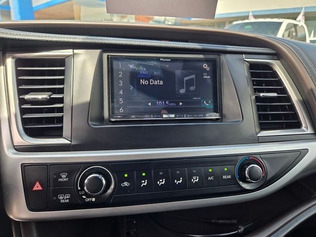 2015 Toyota Highlander LE