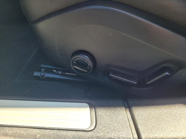 2024 Volvo S60 B5 Core Dark Theme