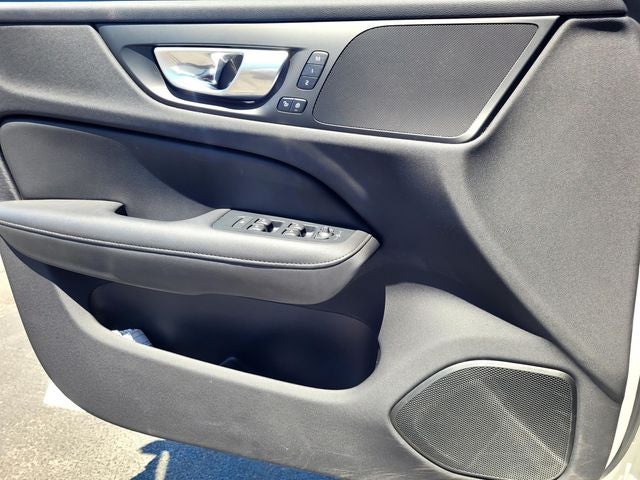 2024 Volvo S60 B5 Core Dark Theme