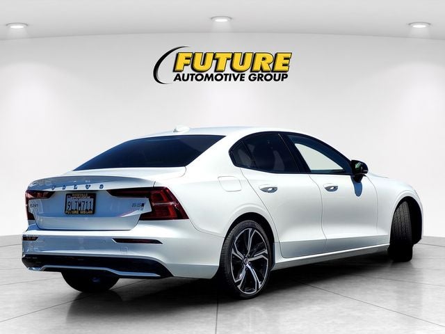 2024 Volvo S60 B5 Core Dark Theme