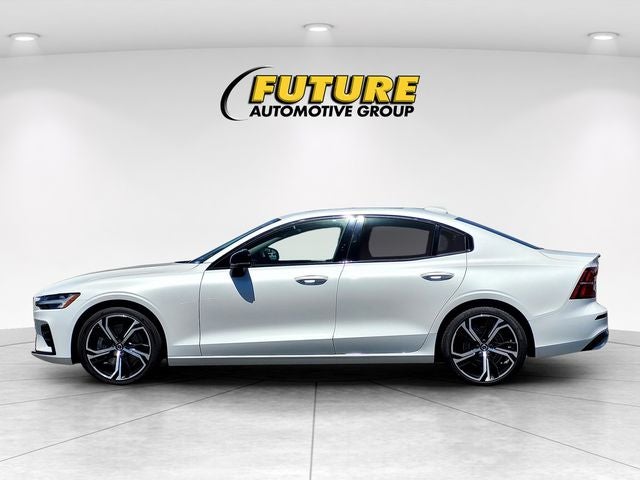 2024 Volvo S60 B5 Core Dark Theme