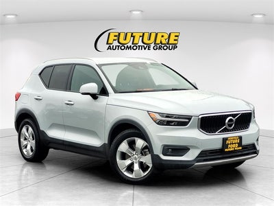 2021 Volvo XC40 Momentum AWD