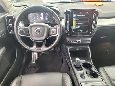 2021 Volvo XC40 Momentum AWD