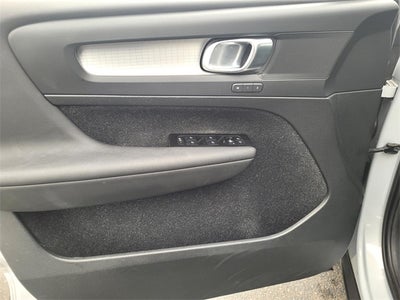 2021 Volvo XC40 Momentum AWD