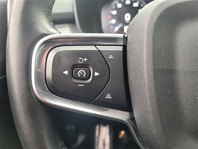 2021 Volvo XC40 Momentum AWD