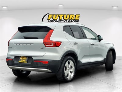 2021 Volvo XC40 Momentum AWD