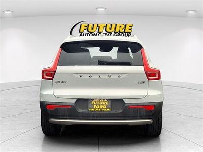 2021 Volvo XC40 Momentum AWD