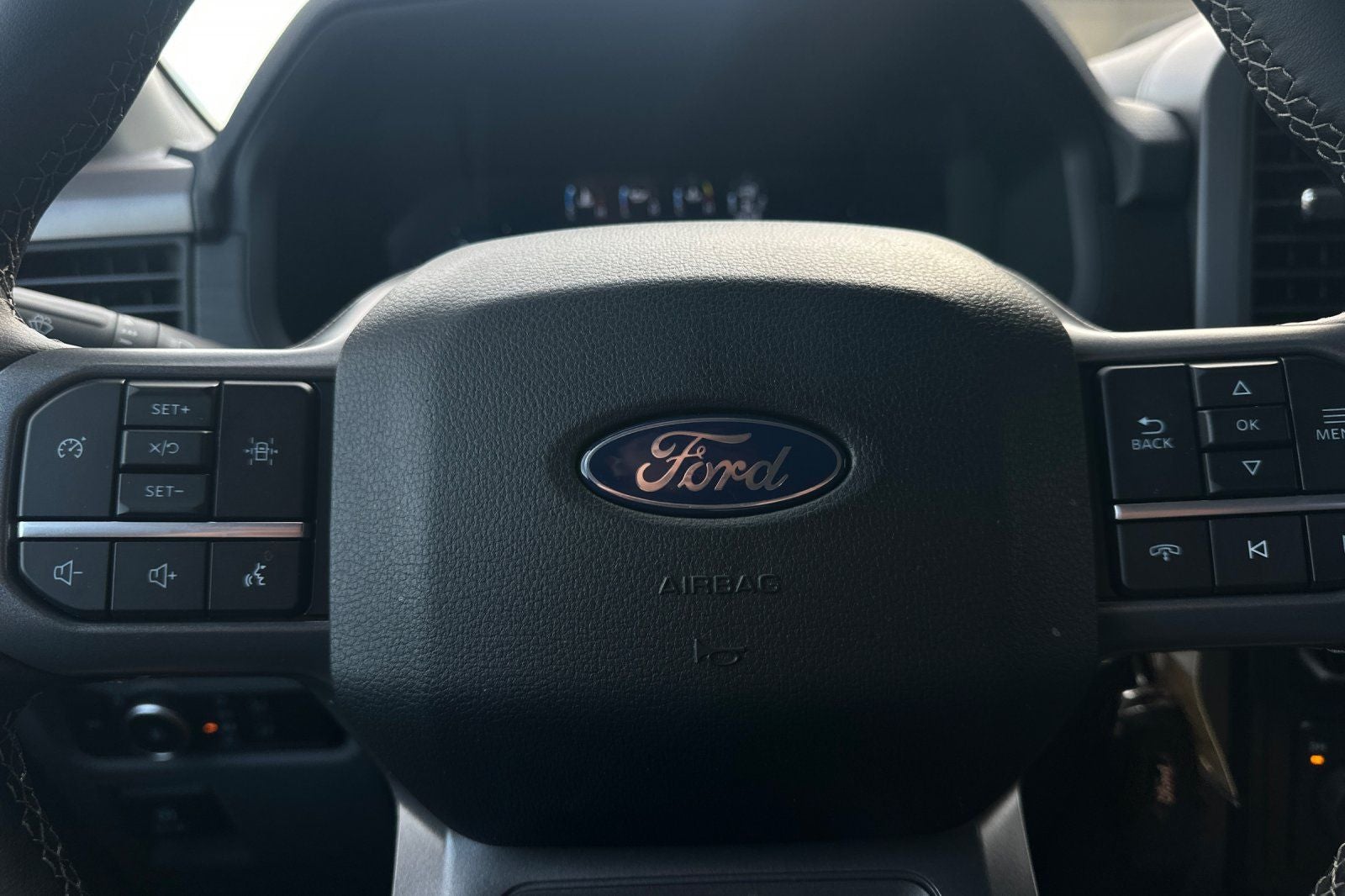 2025 Ford F-150 XLT 4WD SUPER CAB