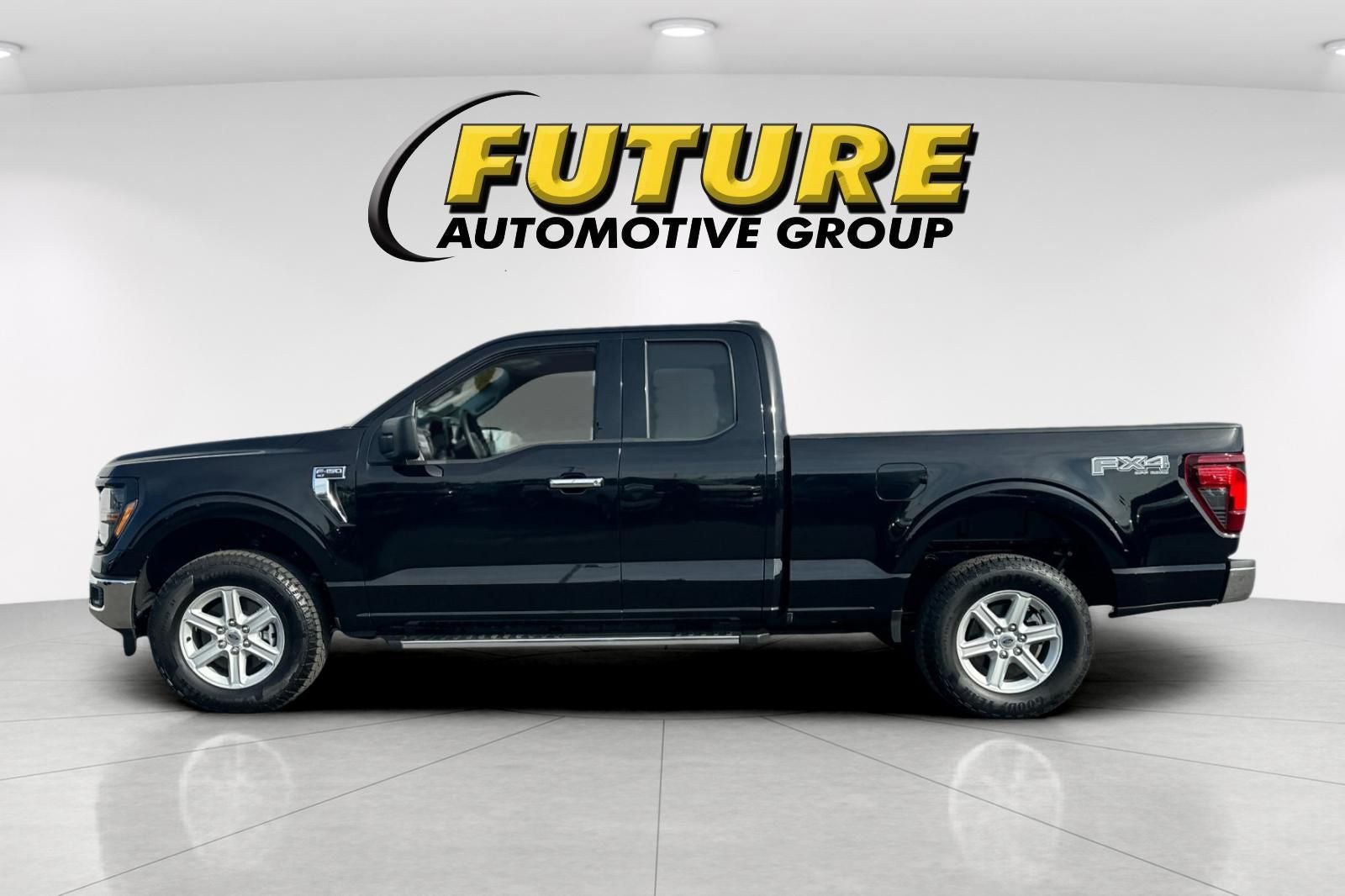 2025 Ford F-150 XLT 4WD SUPER CAB