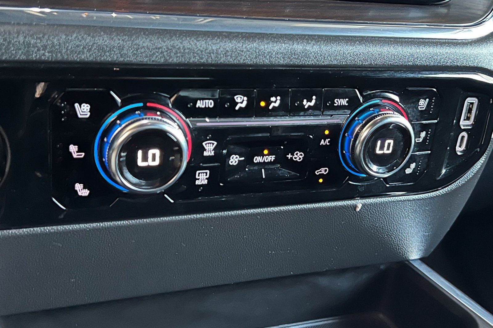 2023 GMC Sierra 1500 SLT 4WD