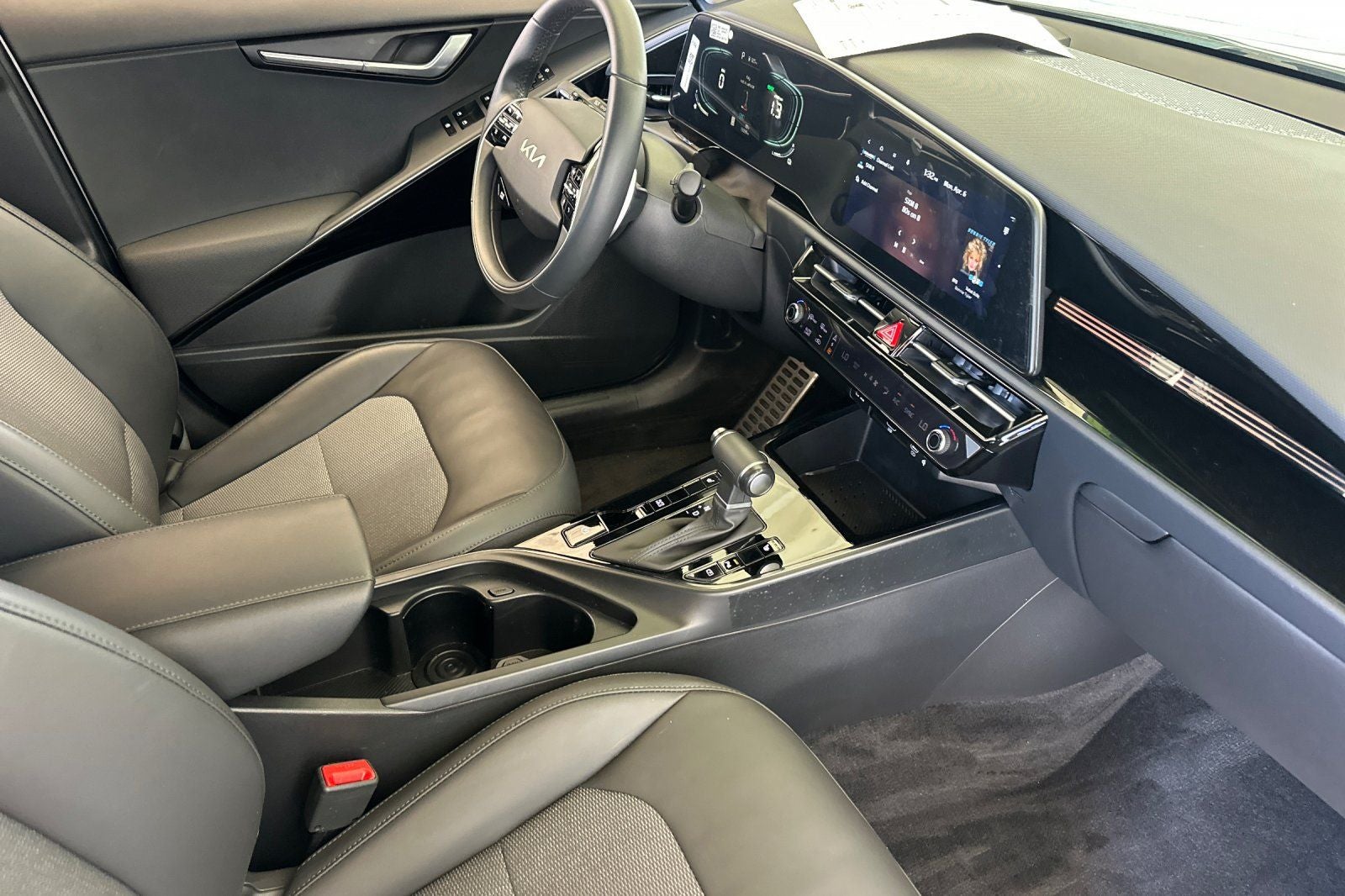 2024 Kia Niro EX Touring