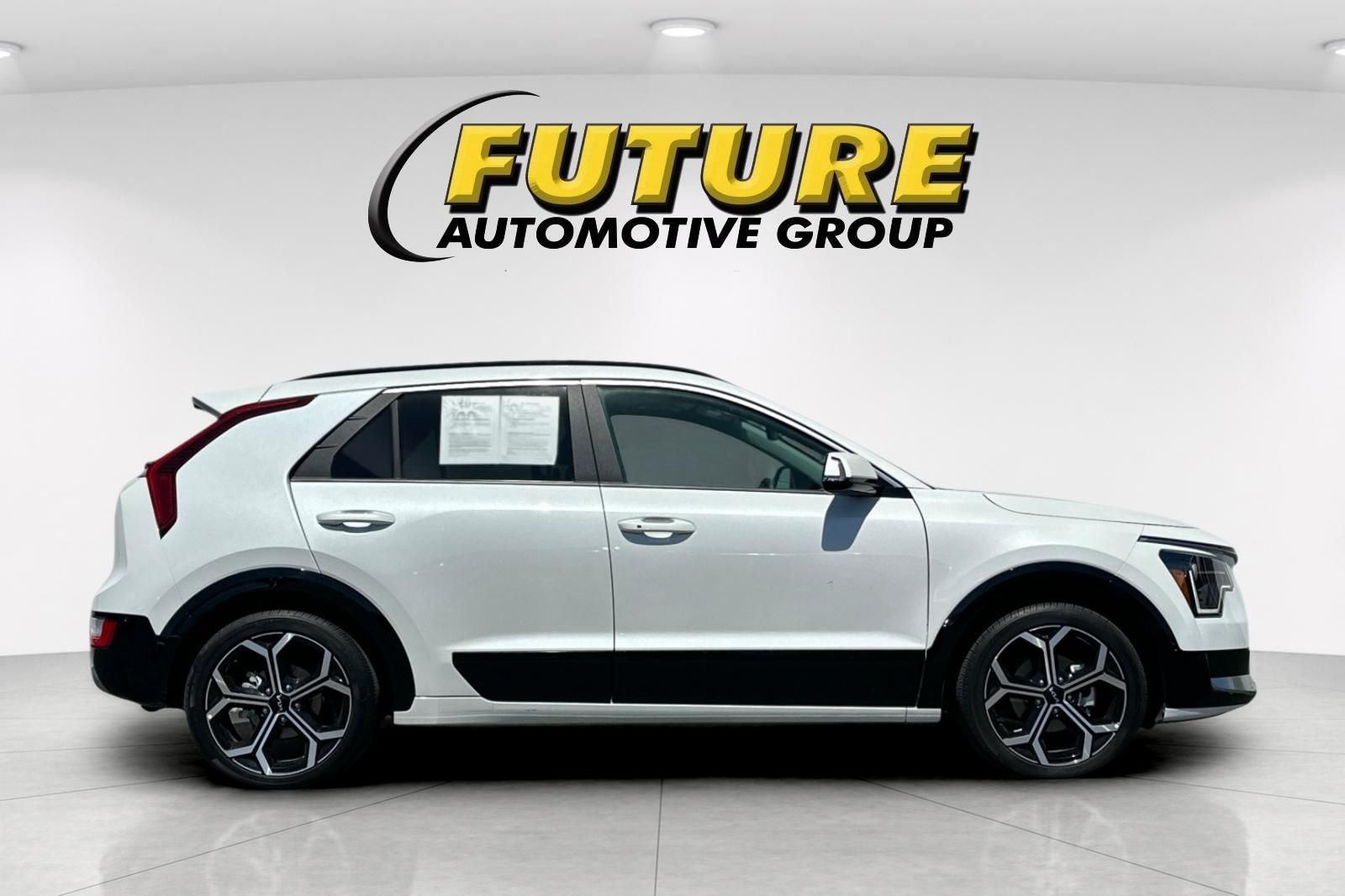 2024 Kia Niro EX Touring