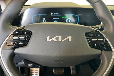 2025 Kia Niro SX Touring