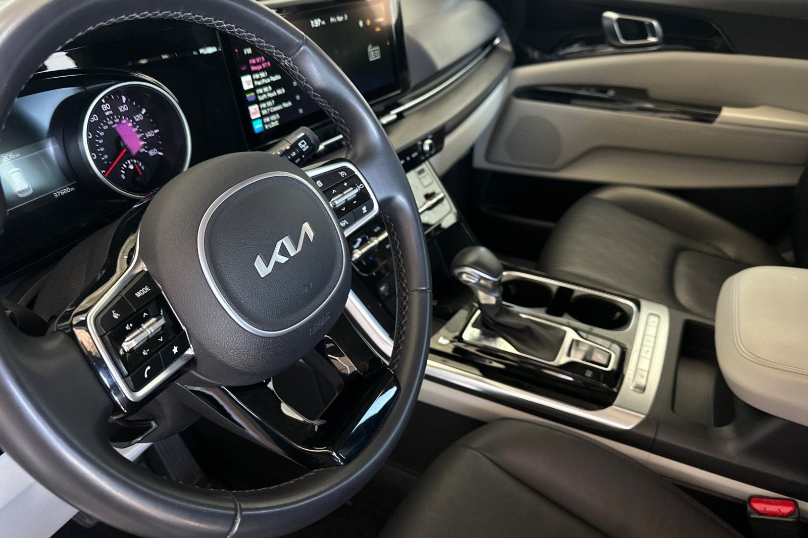 2023 Kia Carnival EX