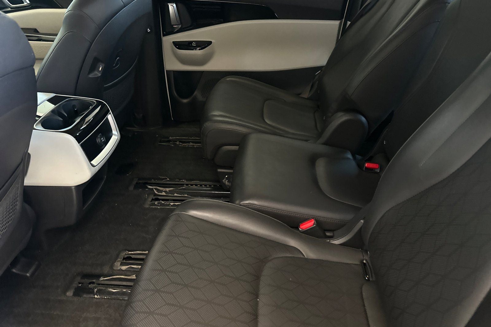 2023 Kia Carnival EX
