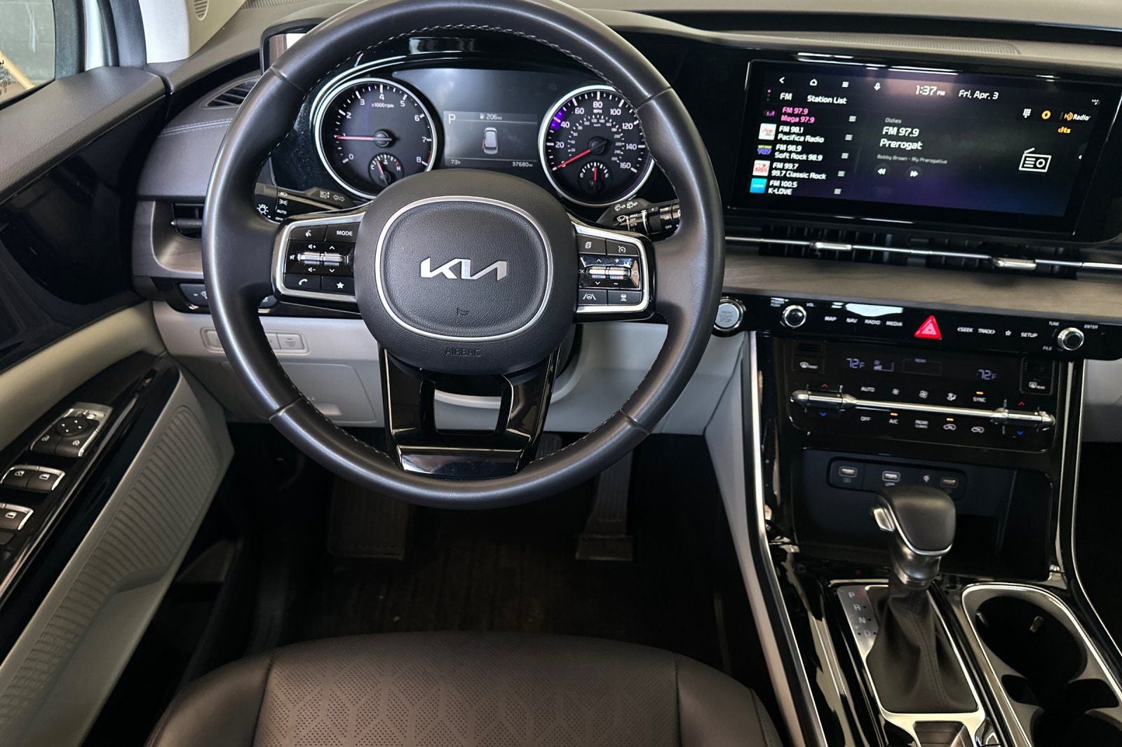 2023 Kia Carnival EX