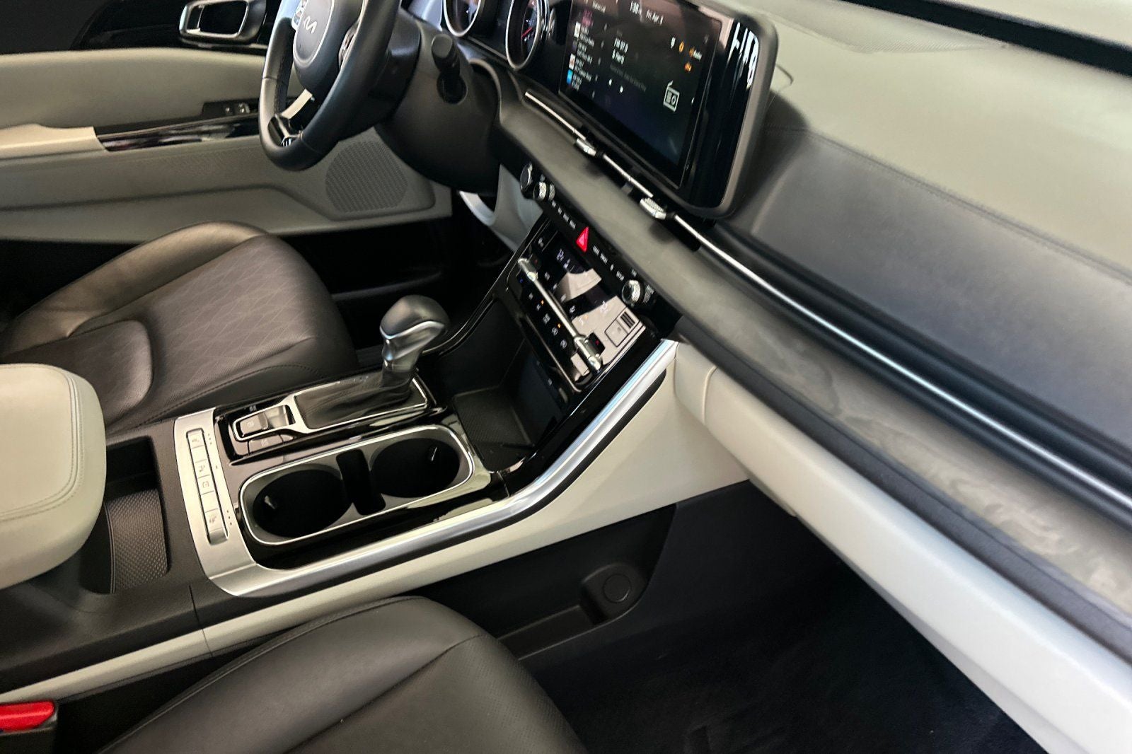 2023 Kia Carnival EX