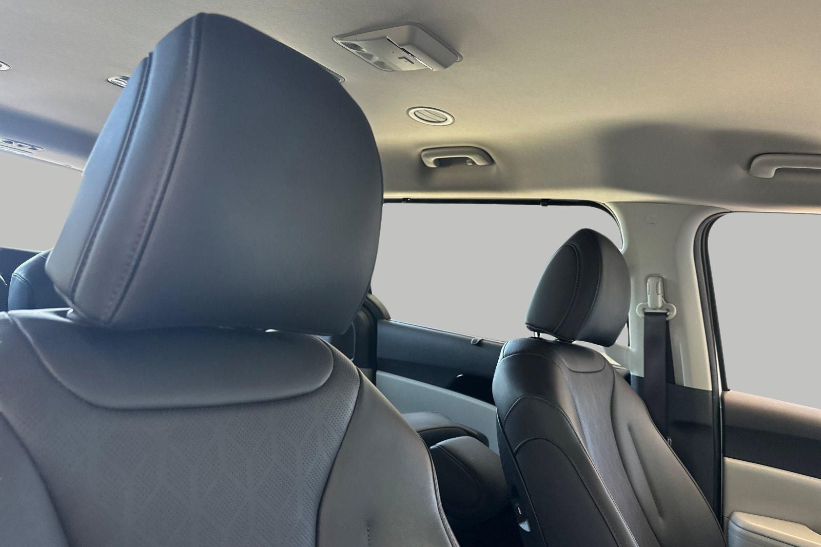 2023 Kia Carnival EX
