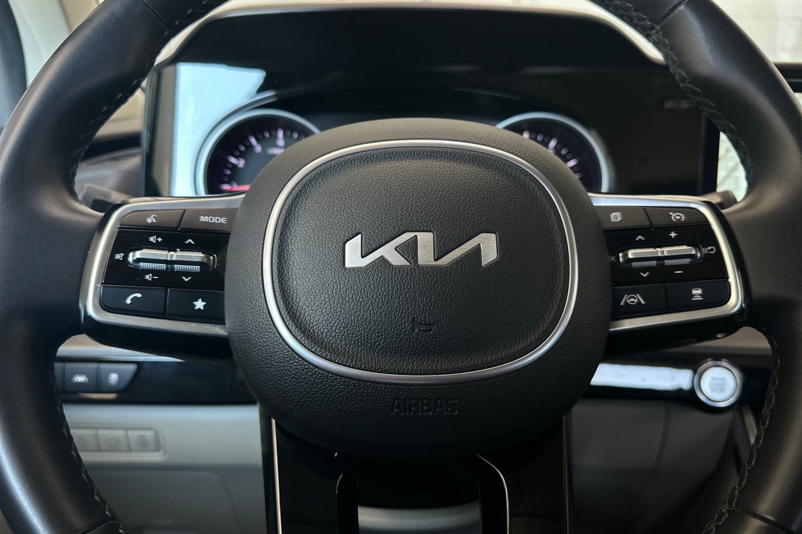 2023 Kia Carnival EX