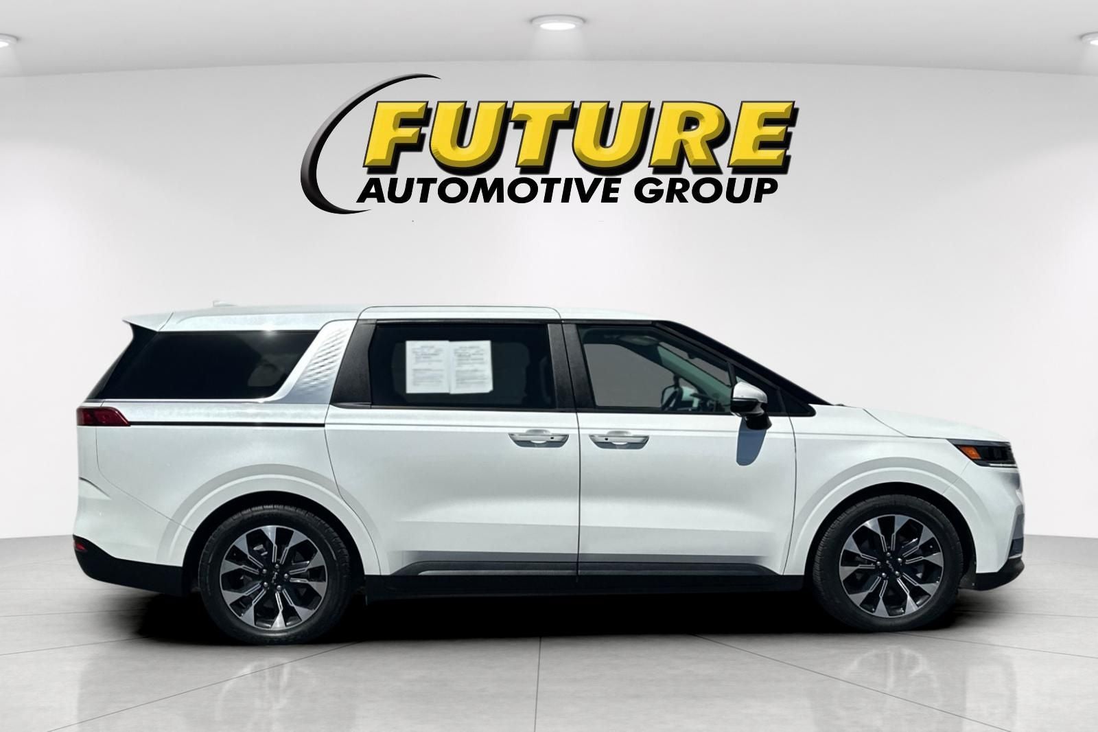 2023 Kia Carnival EX