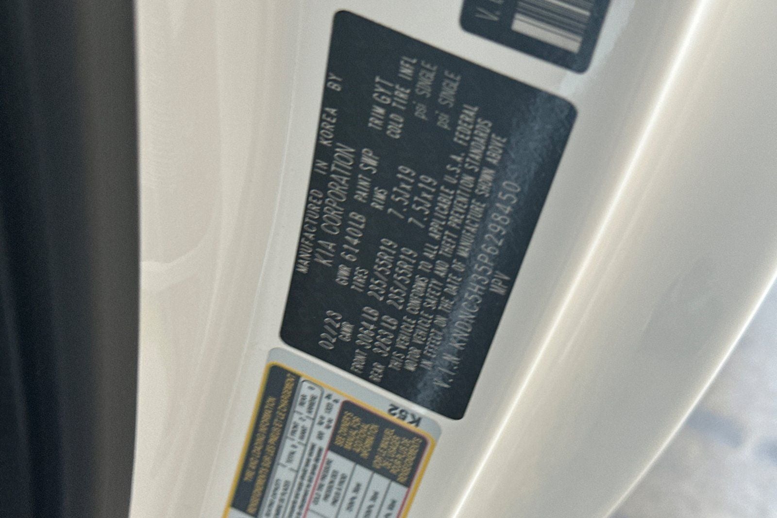 2023 Kia Carnival EX