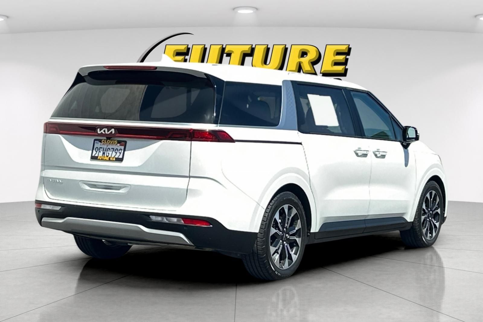 2023 Kia Carnival EX