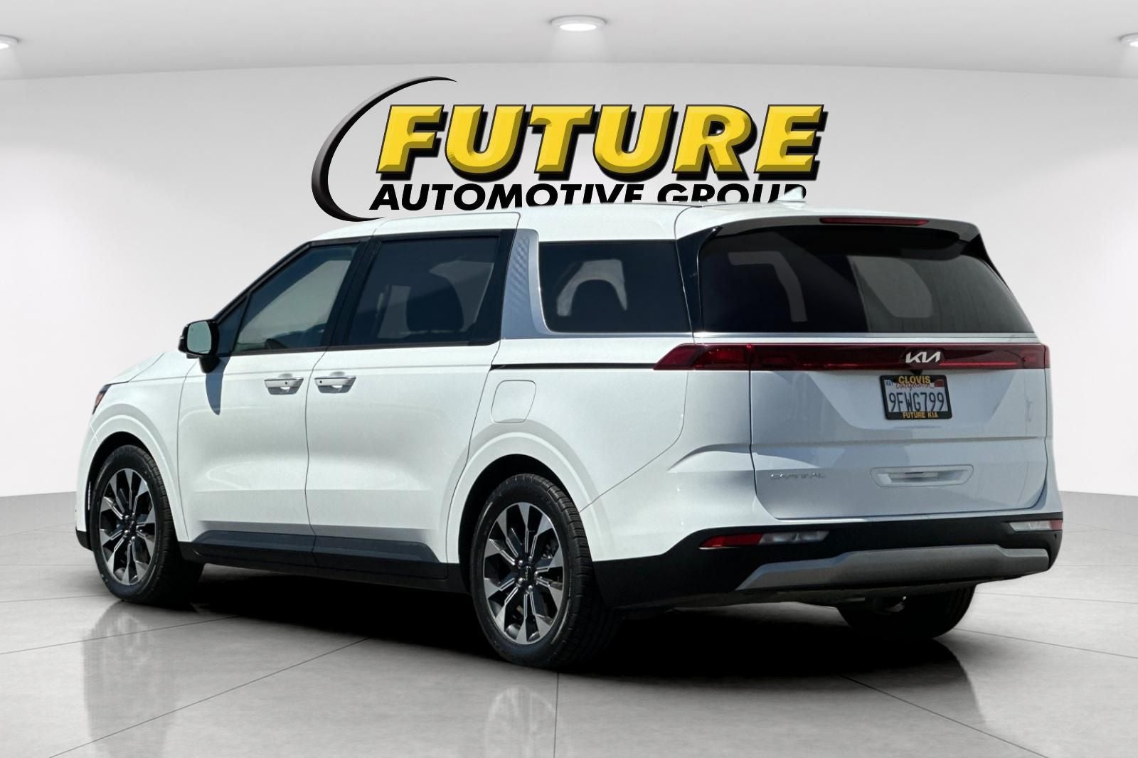 2023 Kia Carnival EX