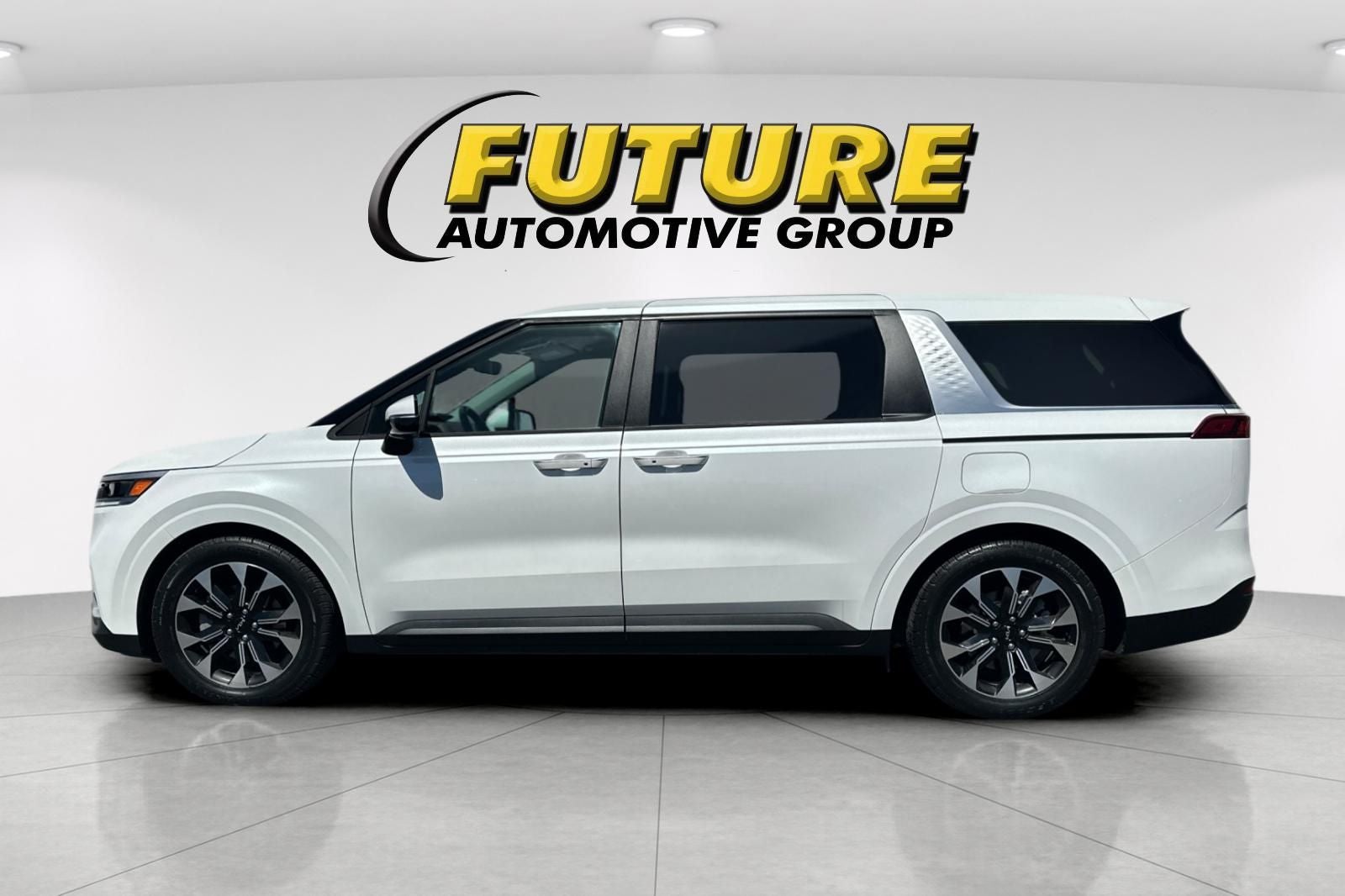 2023 Kia Carnival EX