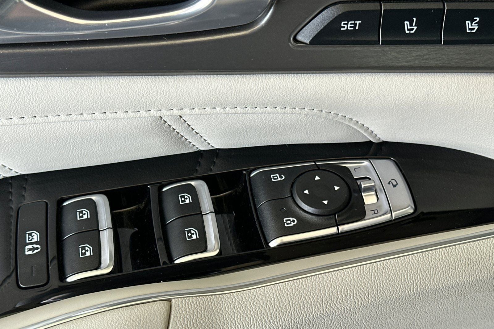 2023 Kia Sorento Hybrid SX Prestige AWD