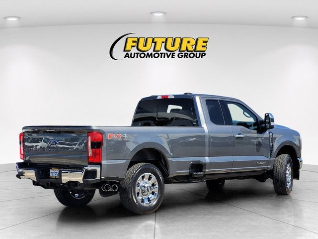 2023 Ford Super Duty F-350 SRW Pickup LARIAT