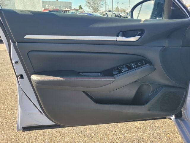 2024 Nissan Altima 2.0 SR