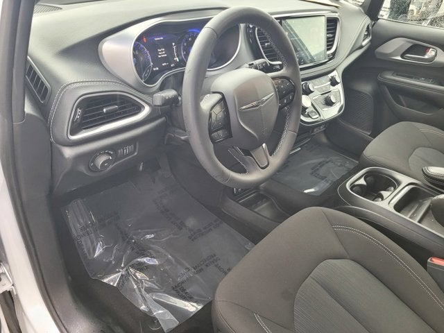 2024 Chrysler Pacifica Touring