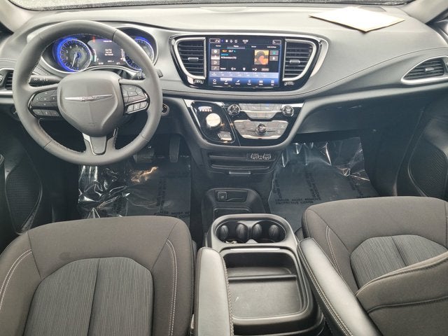 2024 Chrysler Pacifica Touring