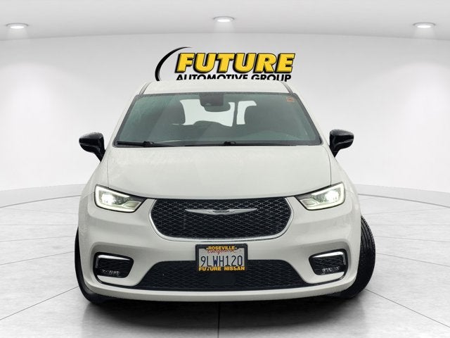 2024 Chrysler Pacifica Touring