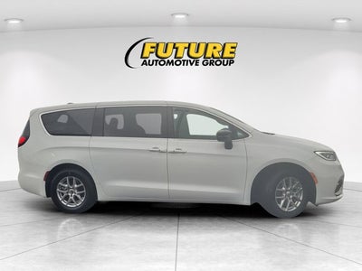2024 Chrysler Pacifica Touring