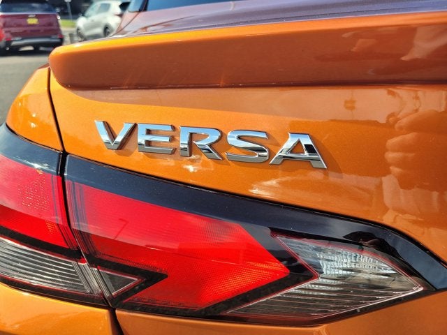 2022 Nissan Versa SR