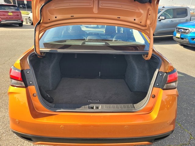 2022 Nissan Versa SR